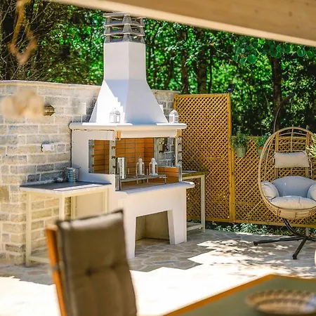 Jinjola Agios Stefanos Kassiopi