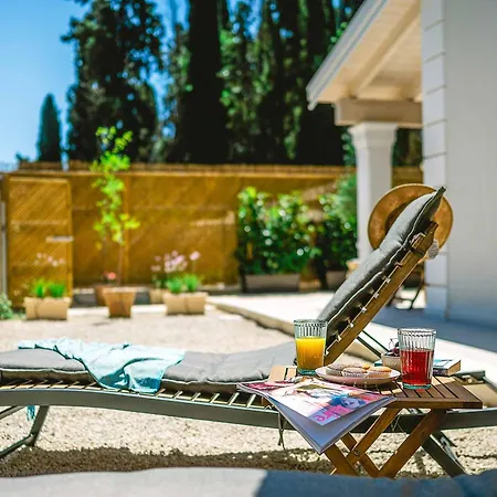 Jinjola * Agios Stefanos Kassiopi