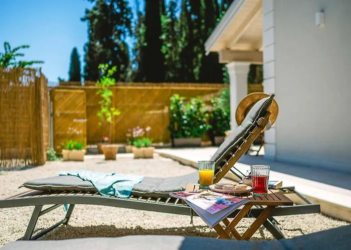 Jinjola * Agios Stefanos Kassiopi